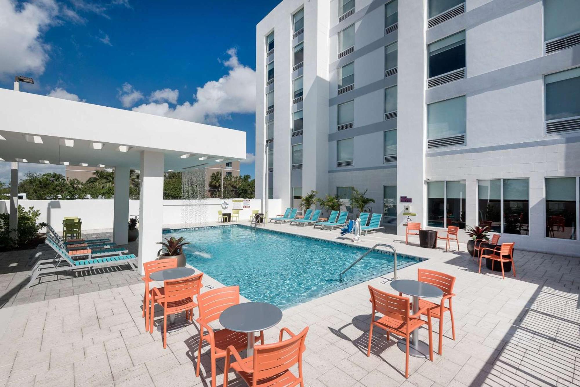 Home2 Suites By Hilton Ft. Lauderdale Airport-Cruise Port Dania Beach Exterior photo